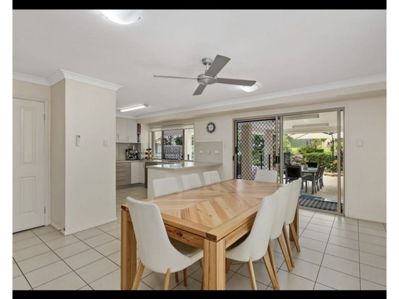 89 Oakleaf St, Eight Mile Plains QLD 4113