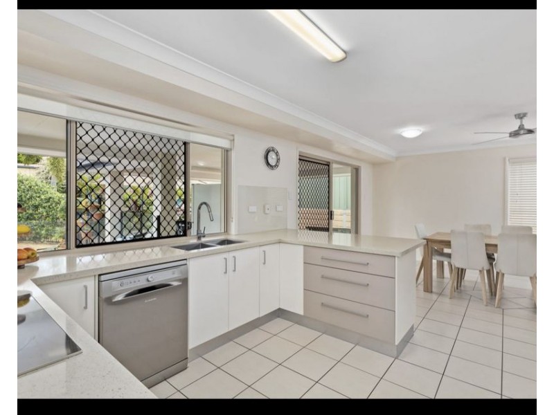 89 Oakleaf St, Eight Mile Plains QLD 4113