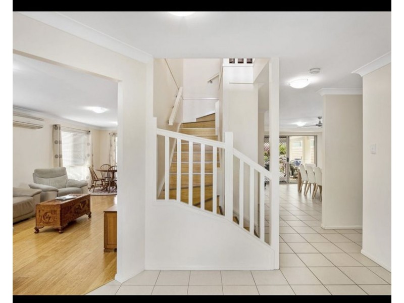 89 Oakleaf St, Eight Mile Plains QLD 4113