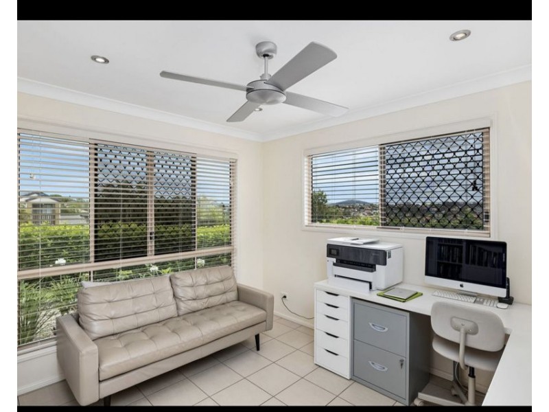 89 Oakleaf St, Eight Mile Plains QLD 4113