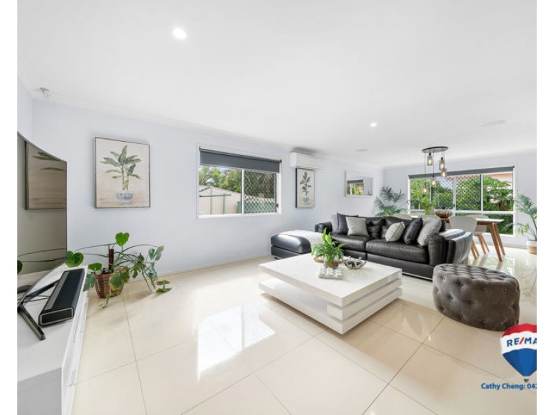 7 Crystal Court, Parkinson QLD 4115