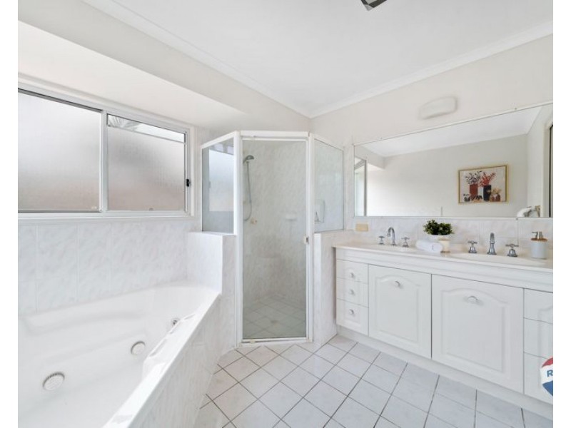 10 Bauhinia Close, Eight Mile Plains QLD 4113