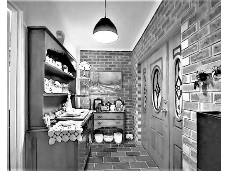 136 Barbaralla Drive, Springwood QLD 4127