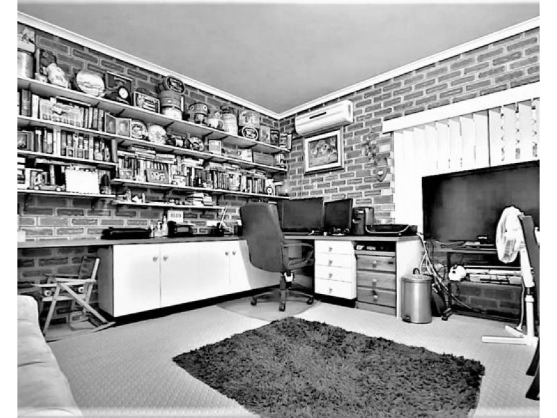 136 Barbaralla Drive, Springwood QLD 4127