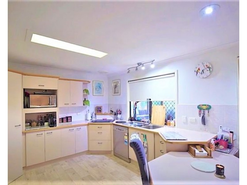 136 Barbaralla Drive, Springwood QLD 4127