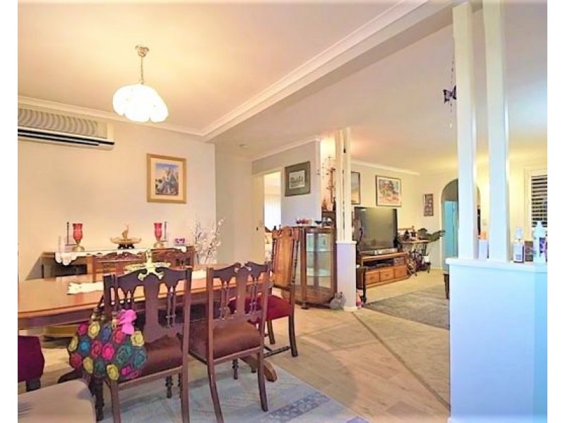 136 Barbaralla Drive, Springwood QLD 4127