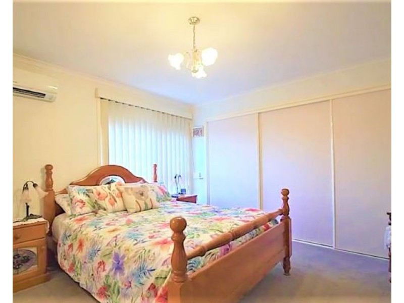 136 Barbaralla Drive, Springwood QLD 4127