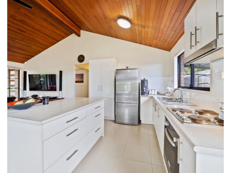 18 Brentwood Drive, Daisy Hill QLD 4127