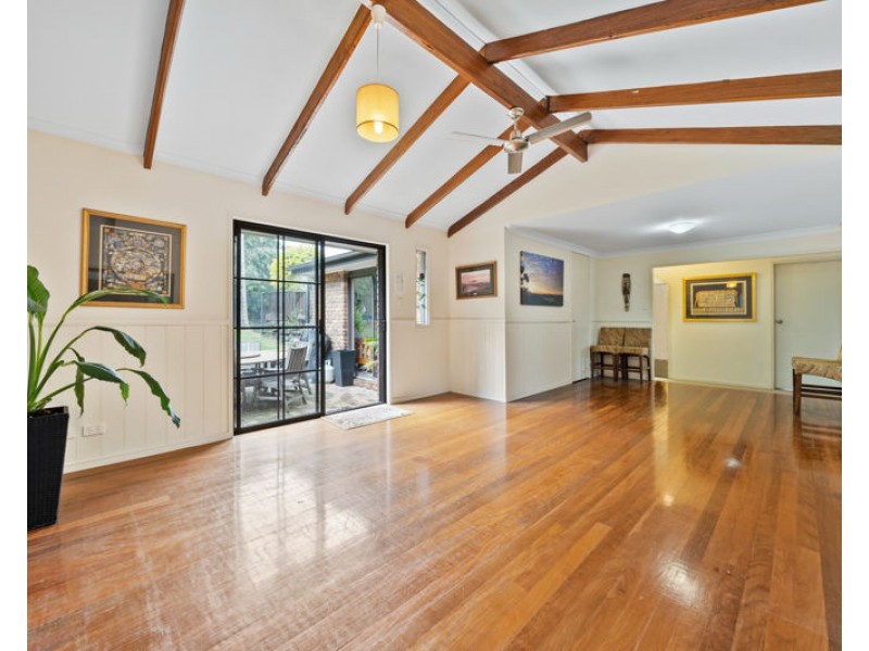 18 Brentwood Drive, Daisy Hill QLD 4127