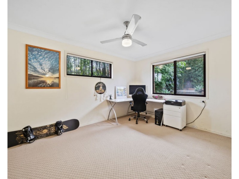 18 Brentwood Drive, Daisy Hill QLD 4127