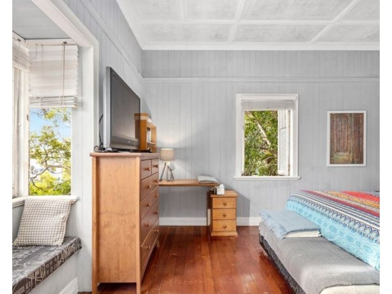 8-10 Boundary Road, Camp Hill QLD 4152