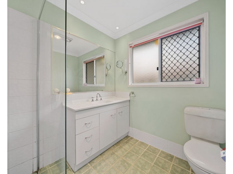 2 Pelewan Crt, Tanah Merah QLD 4128