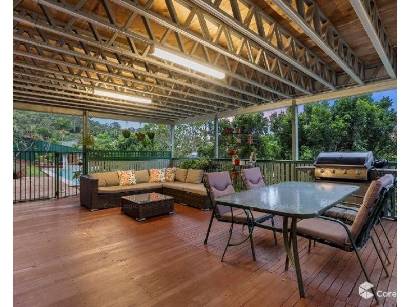 2 Pelewan Crt, Tanah Merah QLD 4128