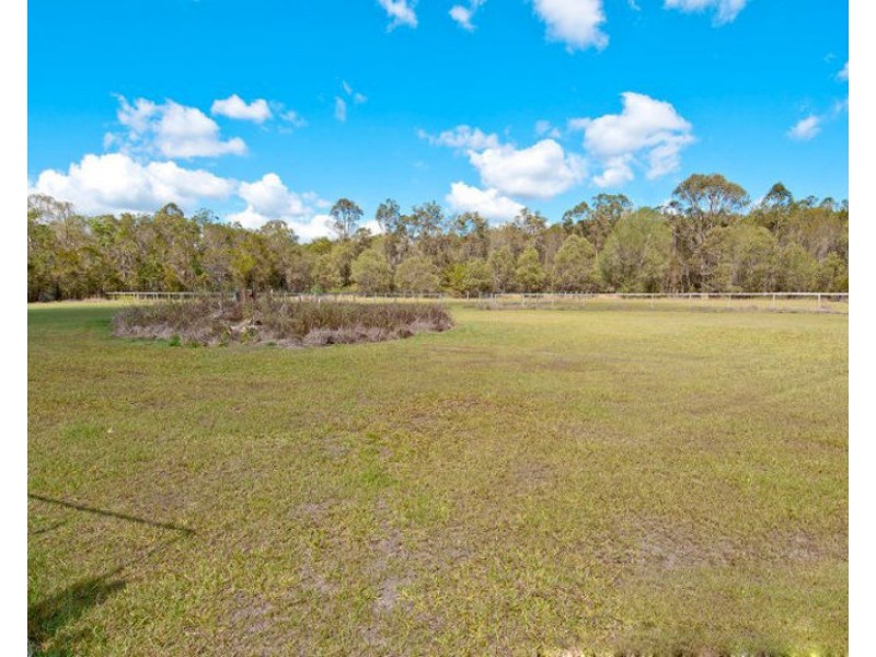 23-25 Coplick Crescent, Buccan QLD 4207