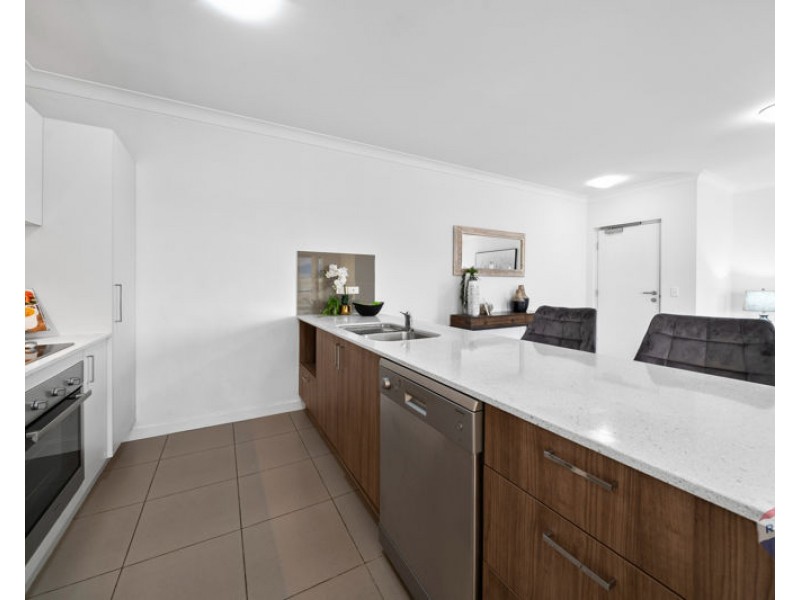 913/8 WIN ST, Eight Mile Plains QLD 4113