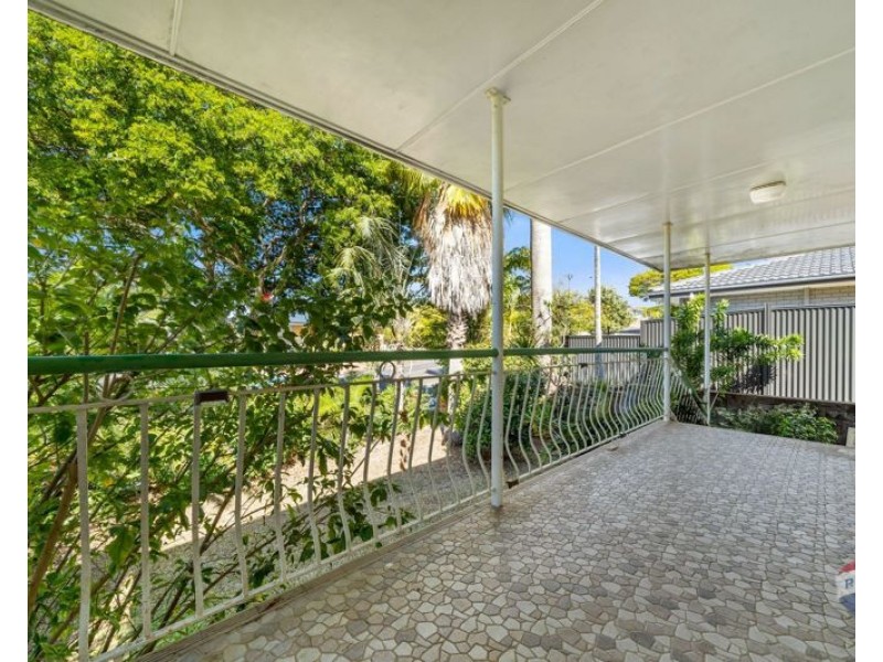 42 Cresthaven Drive, Mansfield QLD 4122