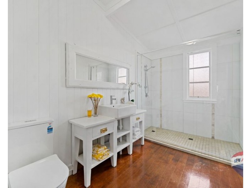 8 to 10 Boundary RD, Camp Hill QLD 4152