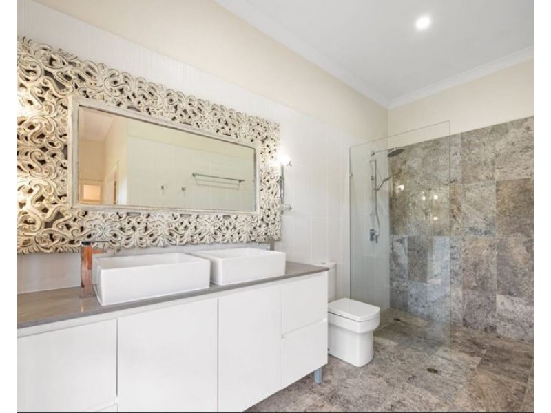 108 The Promenade, Camp Hill QLD 4152