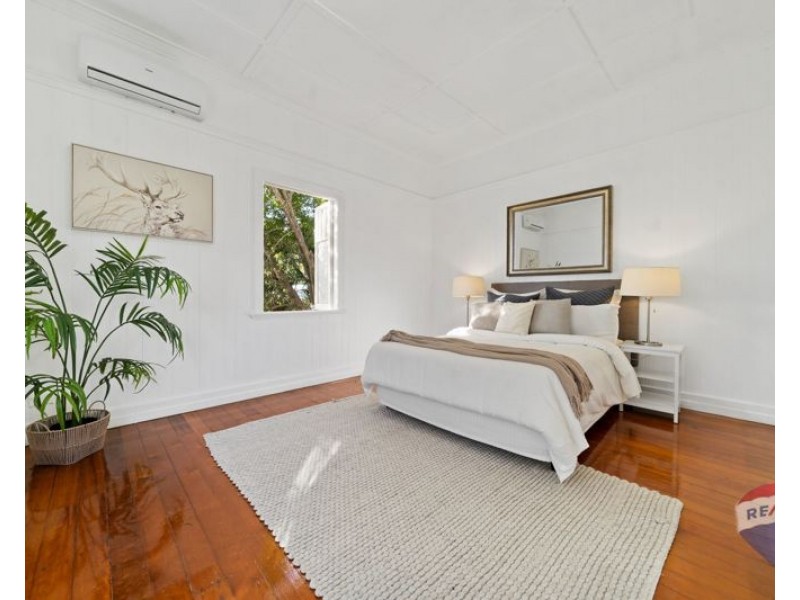 8 to 10 Boundary rd, Camp Hill QLD 4152