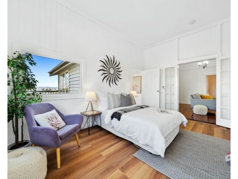 8 to 10 Boundary rd, Camp Hill QLD 4152