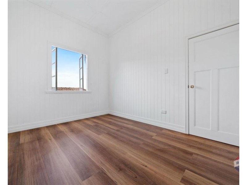 8 to 10 Boundary rd, Camp Hill QLD 4152