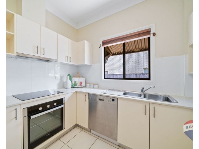 49 London ST, Eight Mile Plains QLD 4113