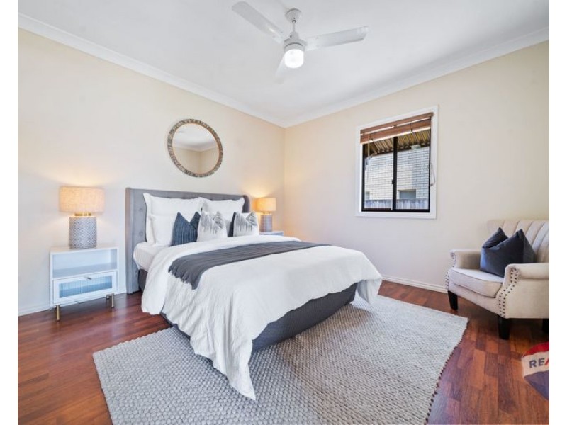 49 London ST, Eight Mile Plains QLD 4113