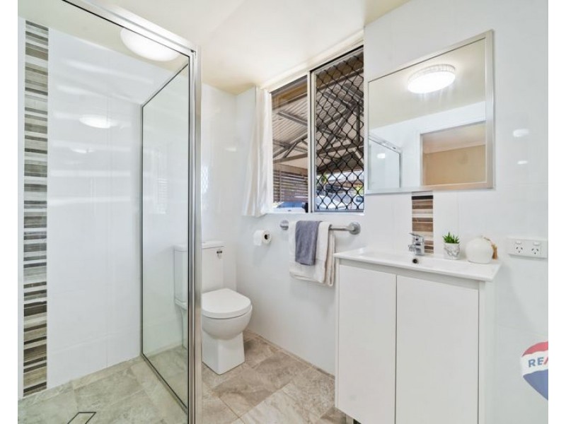 49 London ST, Eight Mile Plains QLD 4113