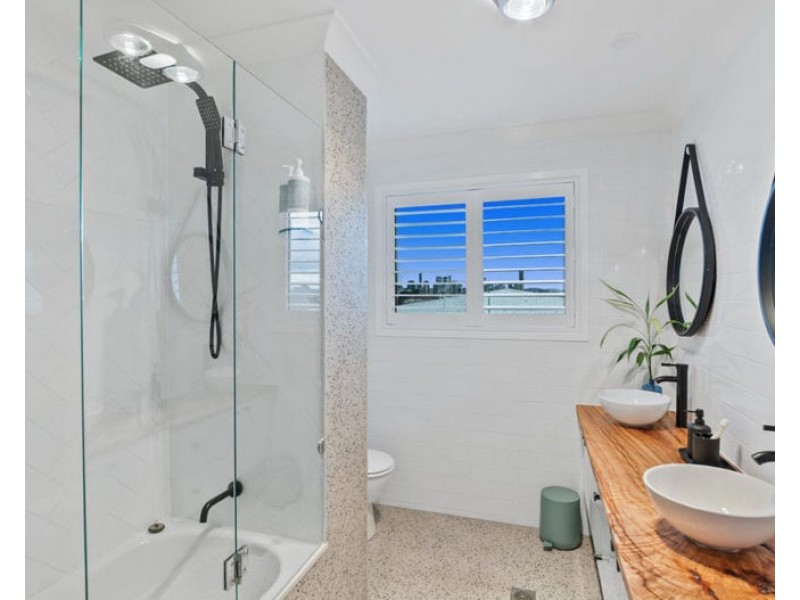 Duplex 2 / 74A Monmouth Street, Morningside QLD 4170