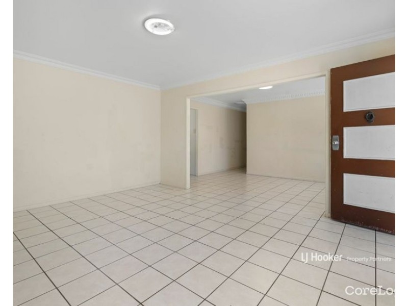 25 Benaud ST, Macgregor QLD 4109