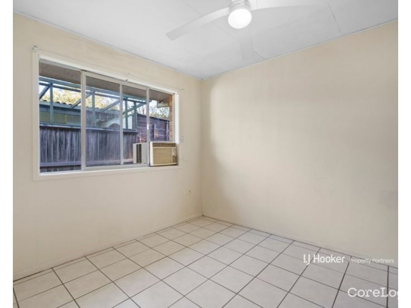 25 Benaud ST, Macgregor QLD 4109