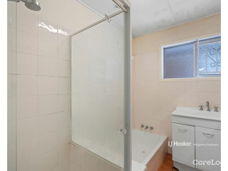 25 Benaud ST, Macgregor QLD 4109