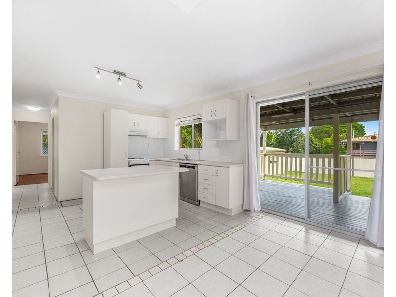 39 Lenore Crecent, Springwood QLD 4127