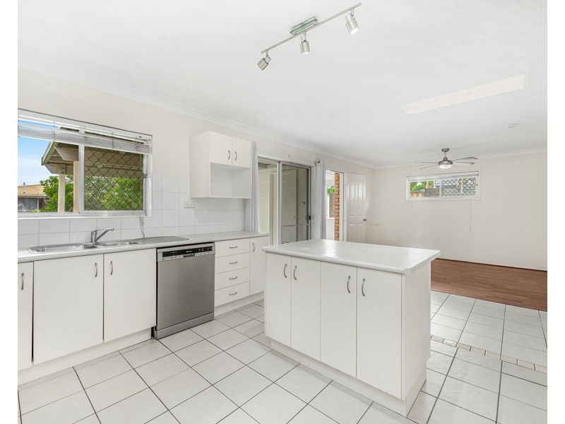 39 Lenore Crecent, Springwood QLD 4127