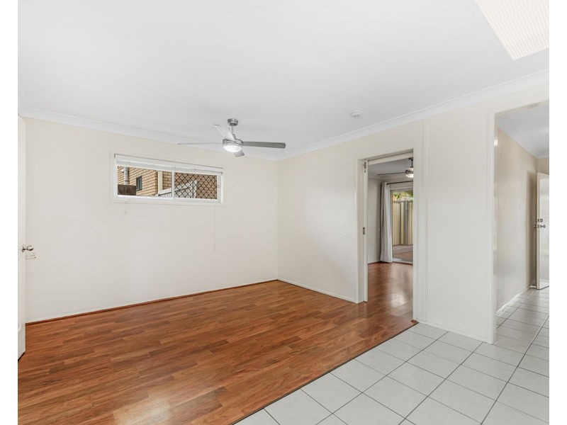 39 Lenore Crecent, Springwood QLD 4127