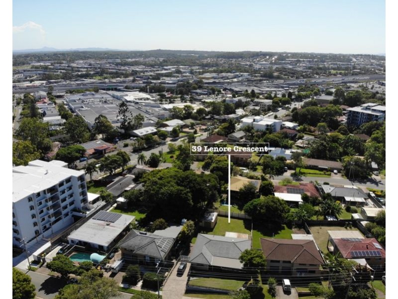39 Lenore Crecent, Springwood QLD 4127