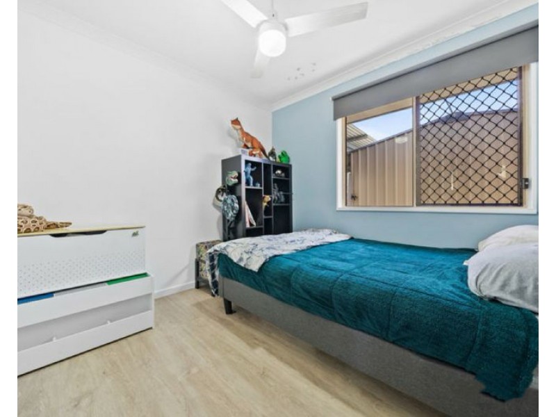 19 Nicole Place, Crestmead QLD 4132