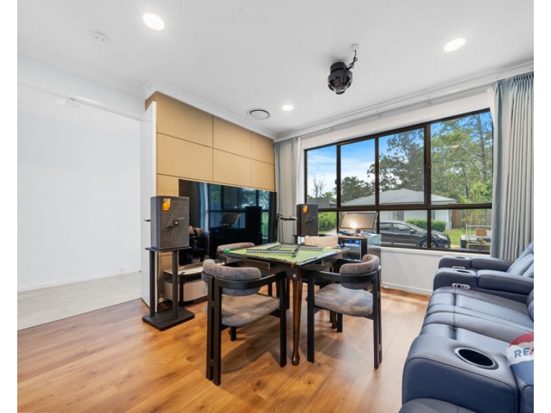 39 Charas St, Pallara QLD 4110