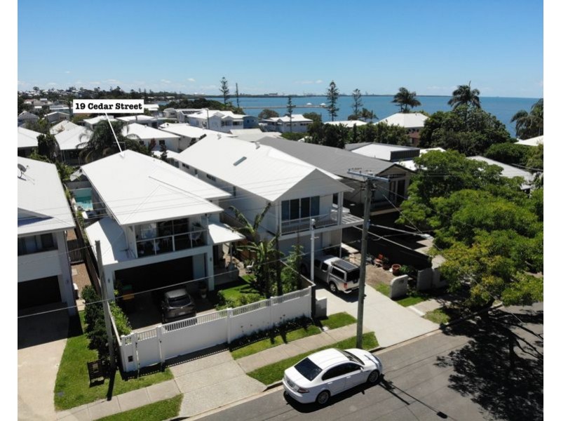 19 Cedar Street, Wynnum QLD 4178