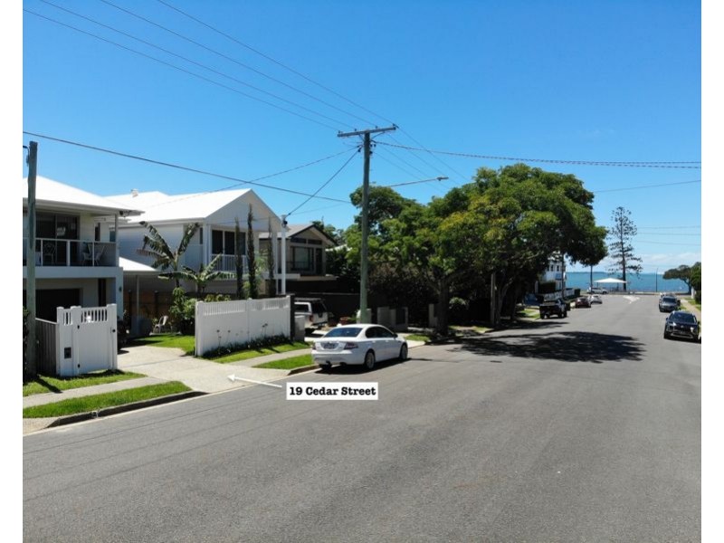 19 Cedar Street, Wynnum QLD 4178