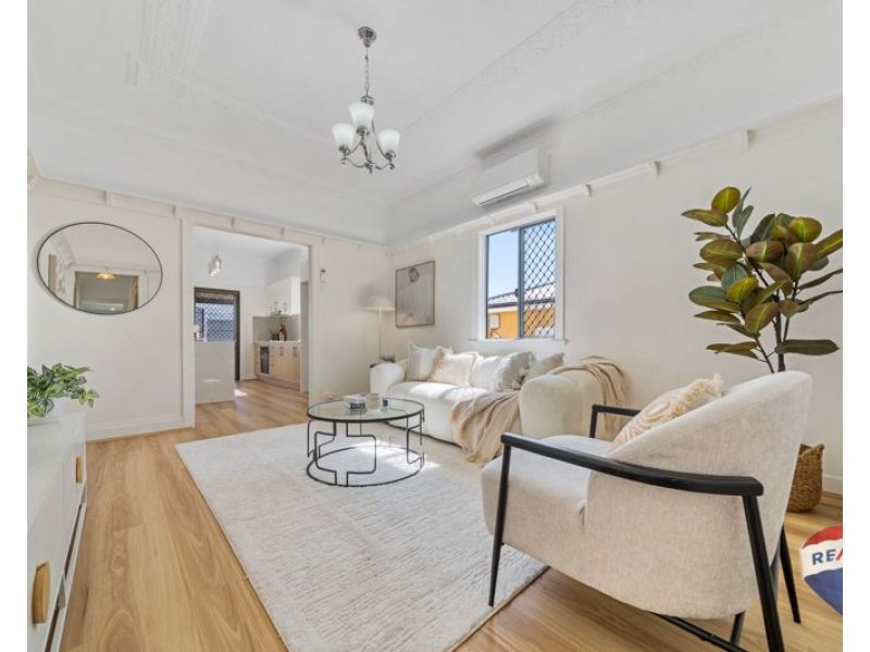 2 Dudley Street, Annerley QLD 4103