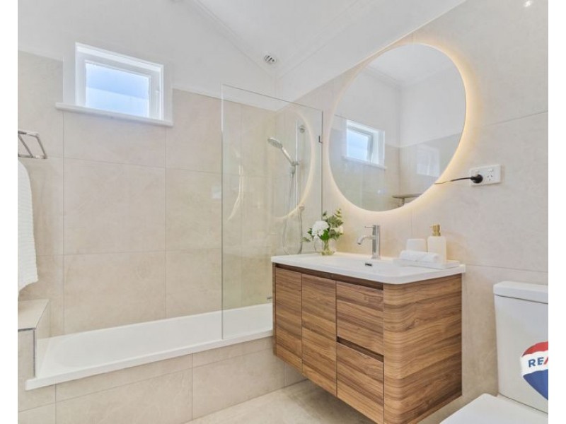 2 Dudley Street, Annerley QLD 4103