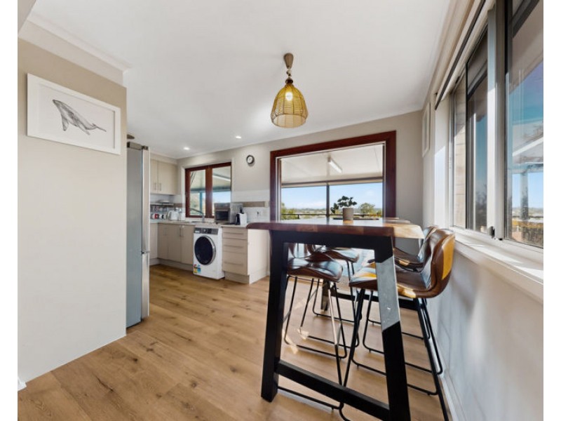 33 Lenore Crescent, Springwood QLD 4127