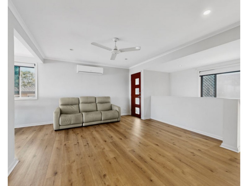 33 Lenore Crescent, Springwood QLD 4127