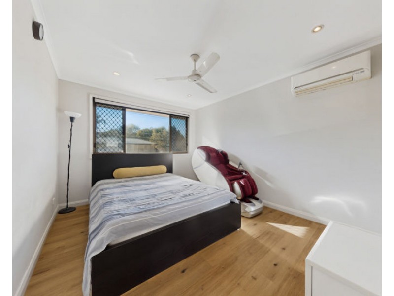 33 Lenore Crescent, Springwood QLD 4127