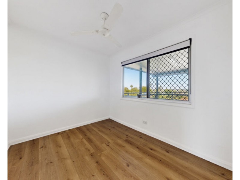 33 Lenore Crescent, Springwood QLD 4127