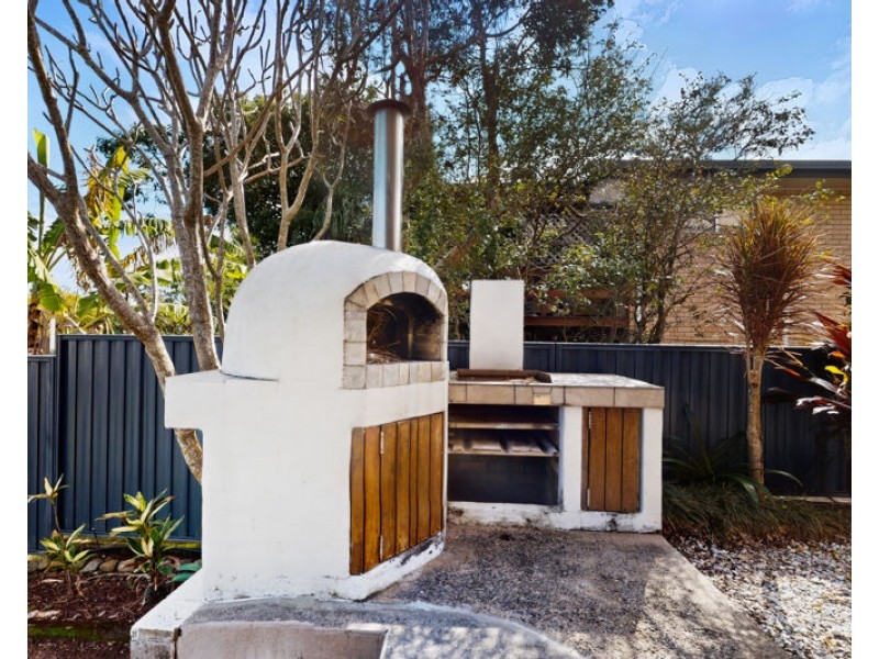 33 Lenore Crescent, Springwood QLD 4127