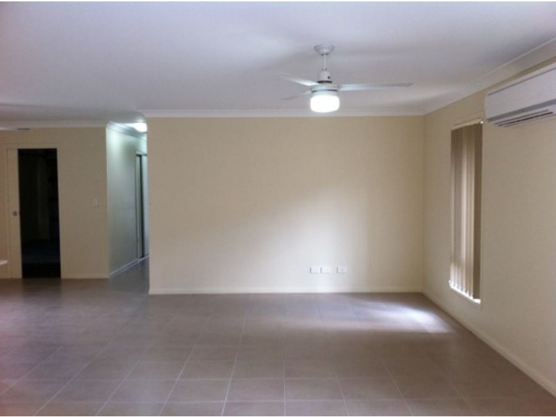 94 Huntley Cr, Redbank Plains QLD 4301