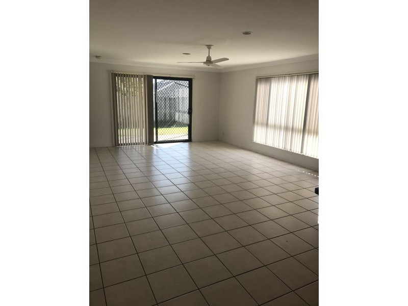 4 Kamala Street, Morayfield QLD 4506