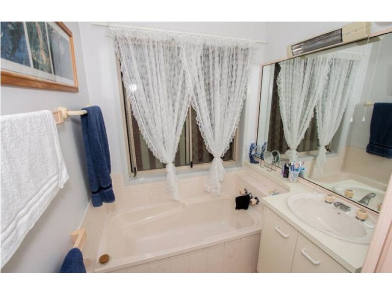 16 Bronwyn Court, Deception Bay QLD 4508